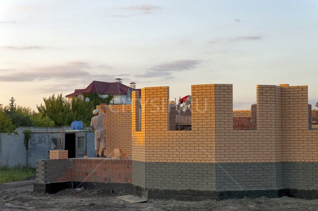Шесть способов построить дом из кирпича – Статьи о ремонте и строительстве – Диванди